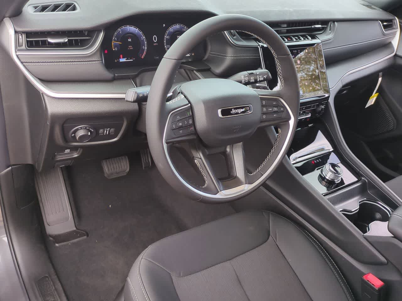 Thumbnail: 2025 Jeep Grand Cherokee L - 10