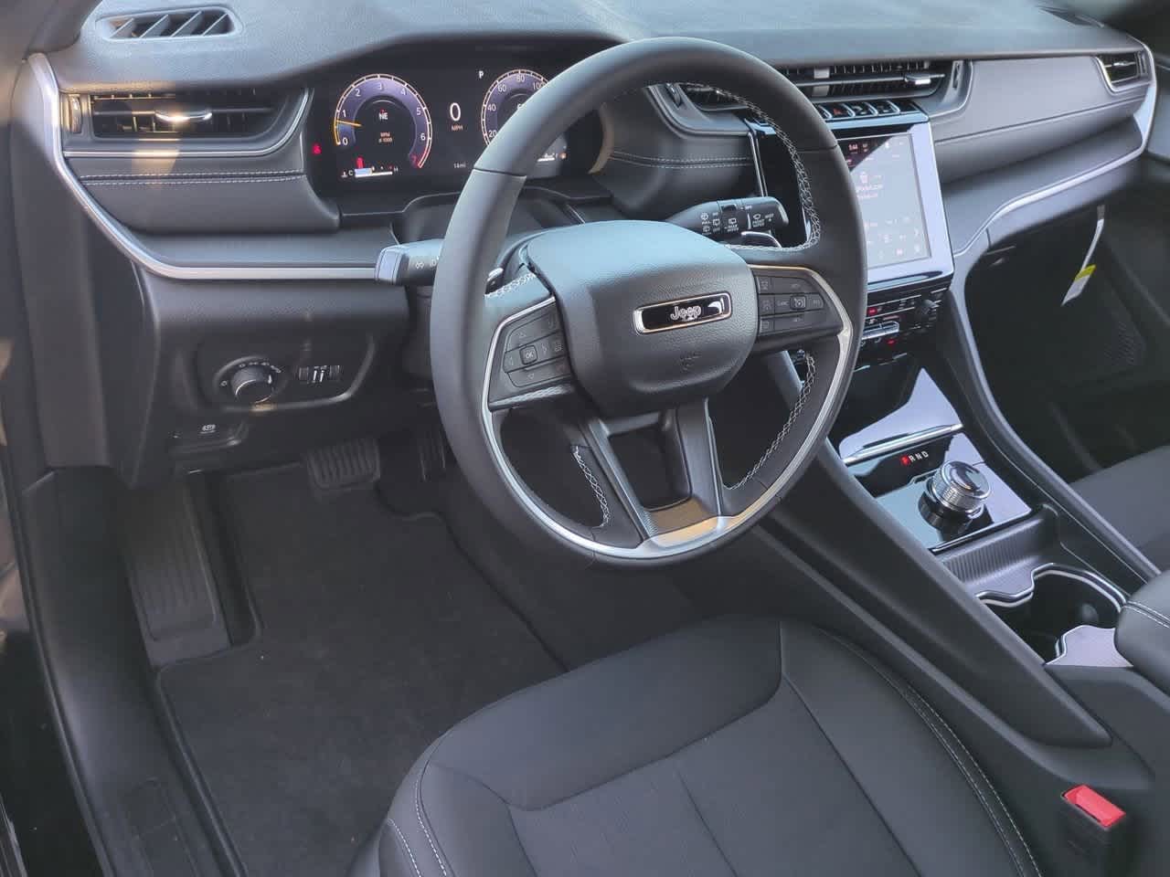 Thumbnail: 2025 Jeep Grand Cherokee - 10