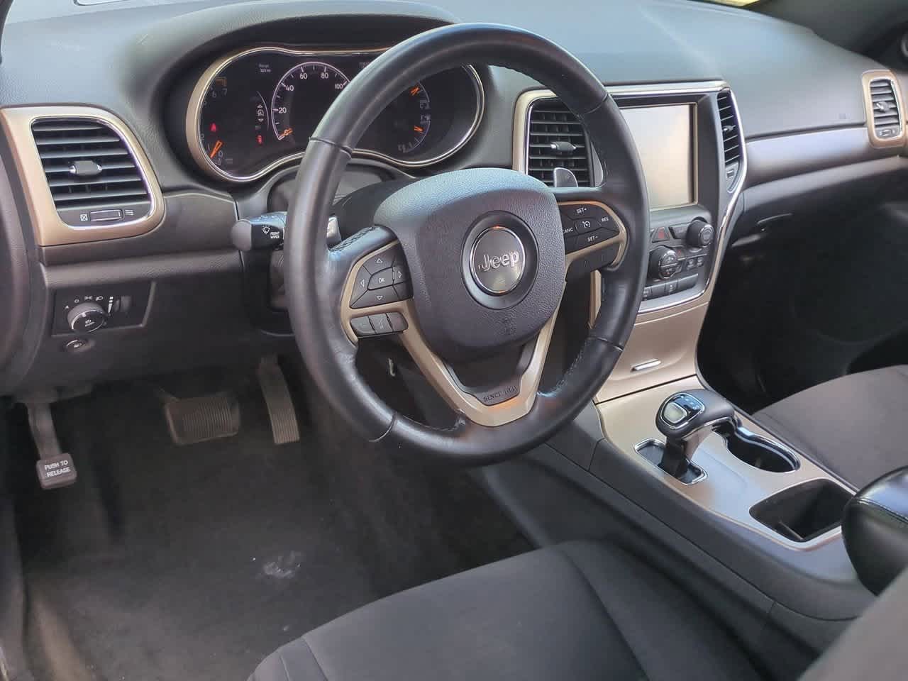 Thumbnail: 2015 Jeep Grand Cherokee - 10