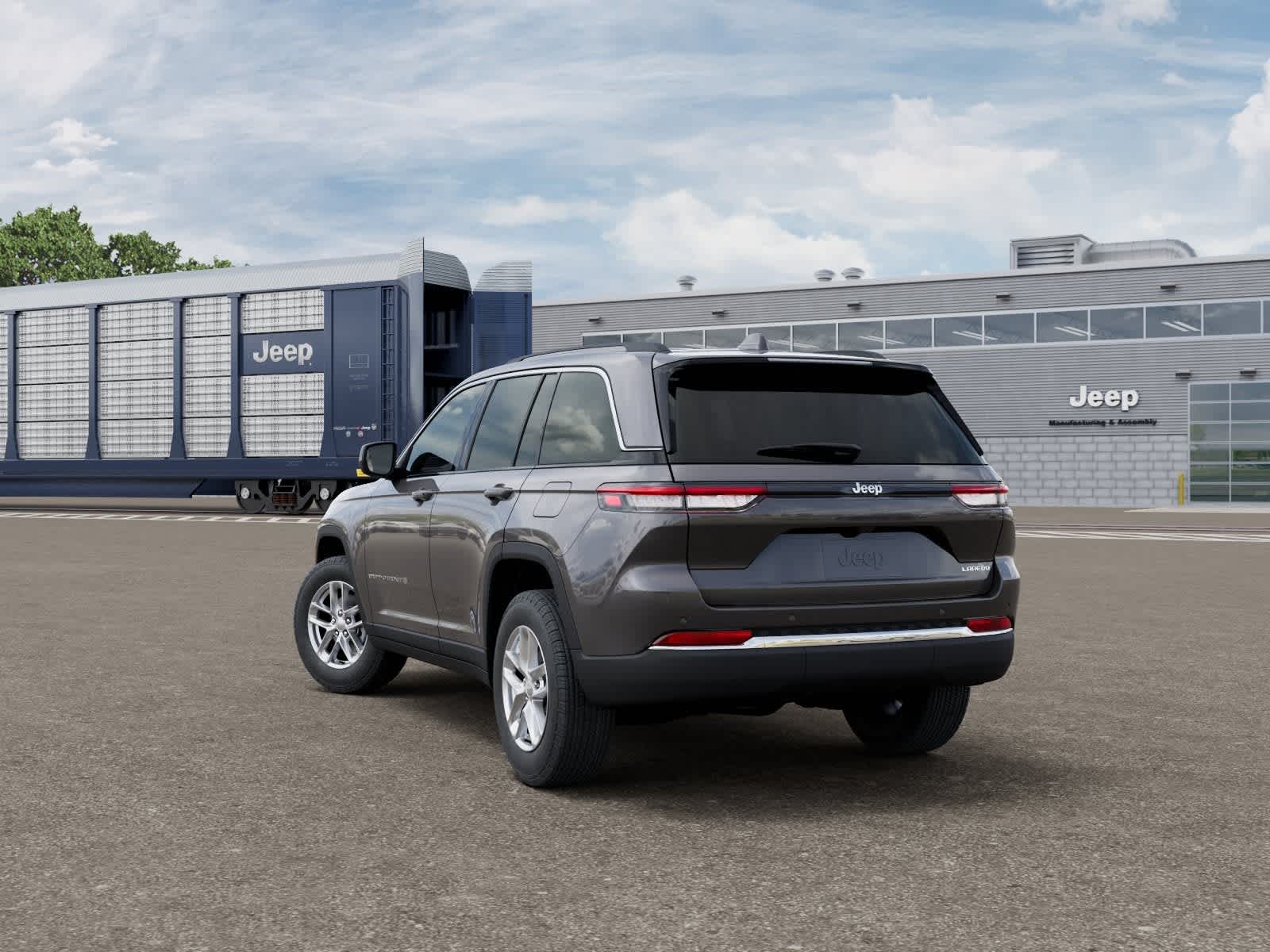 Thumbnail: 2026 Jeep Grand Cherokee - 3