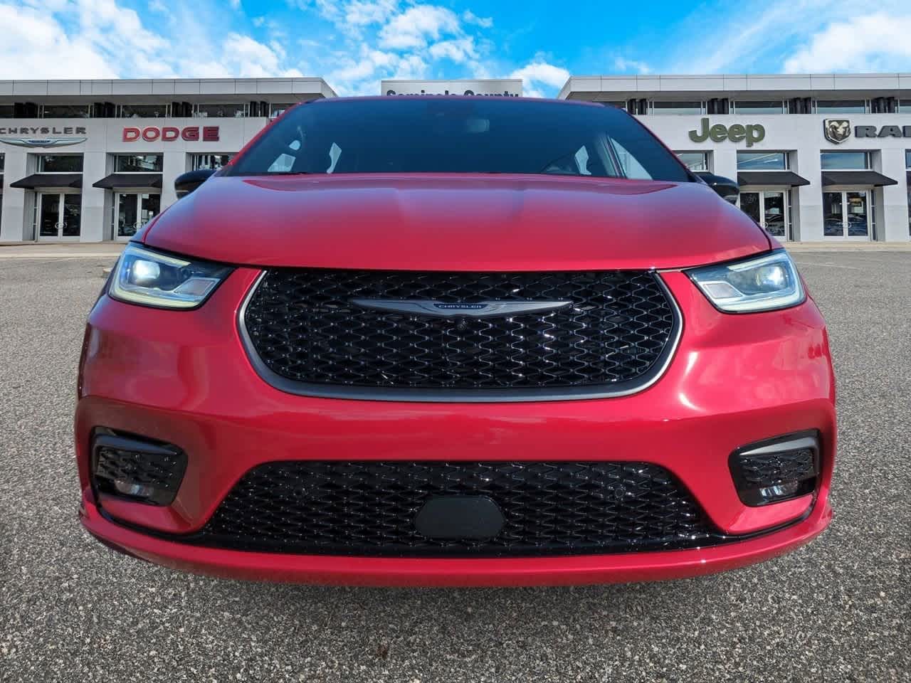 Thumbnail: 2026 Chrysler Pacifica - 3