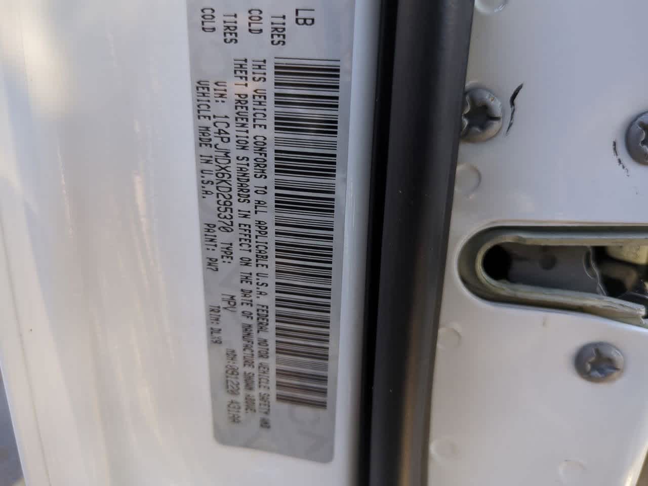 Thumbnail: 2019 Jeep Cherokee - 37