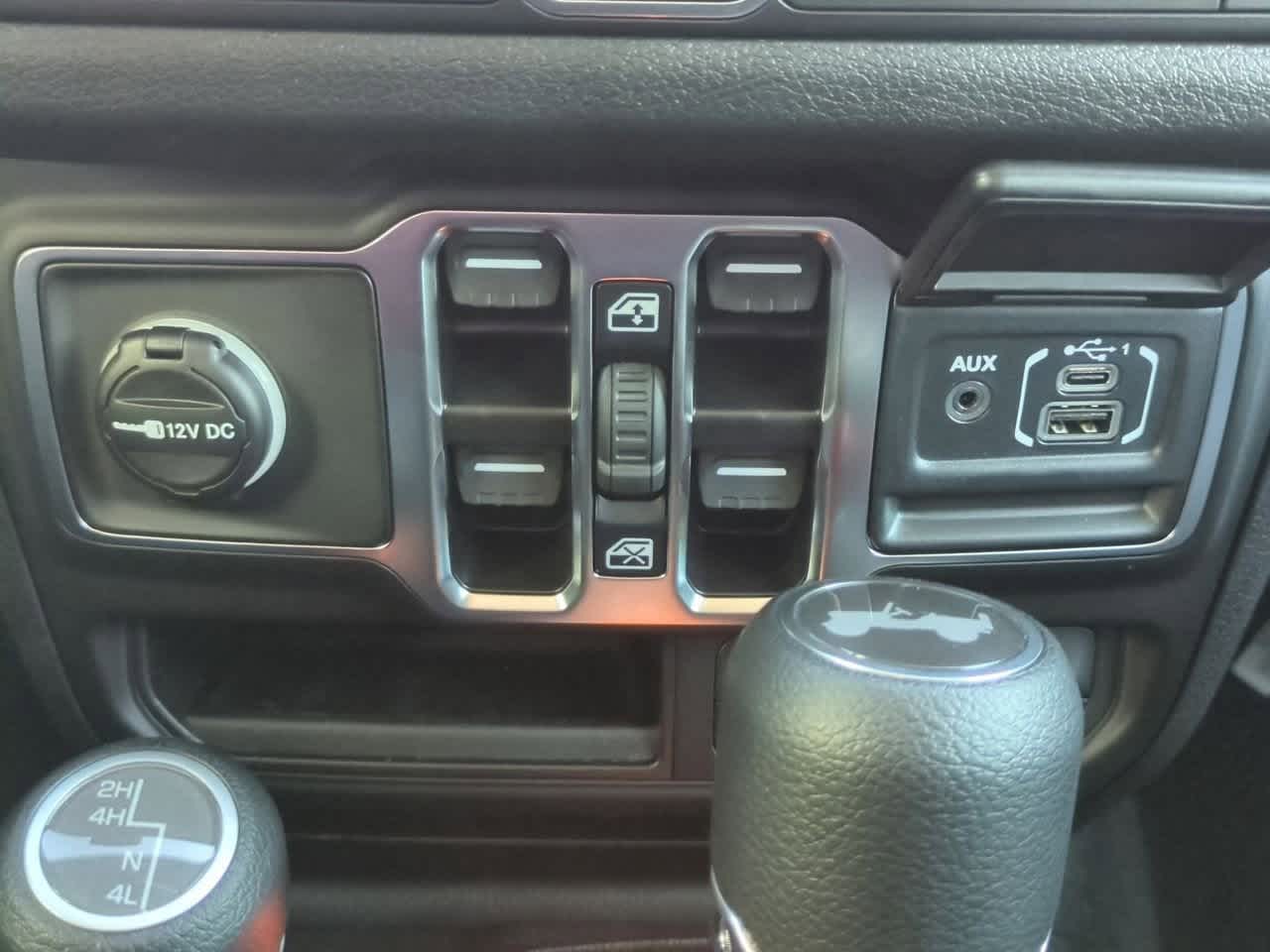 Thumbnail: 2025 Jeep Wrangler - 32