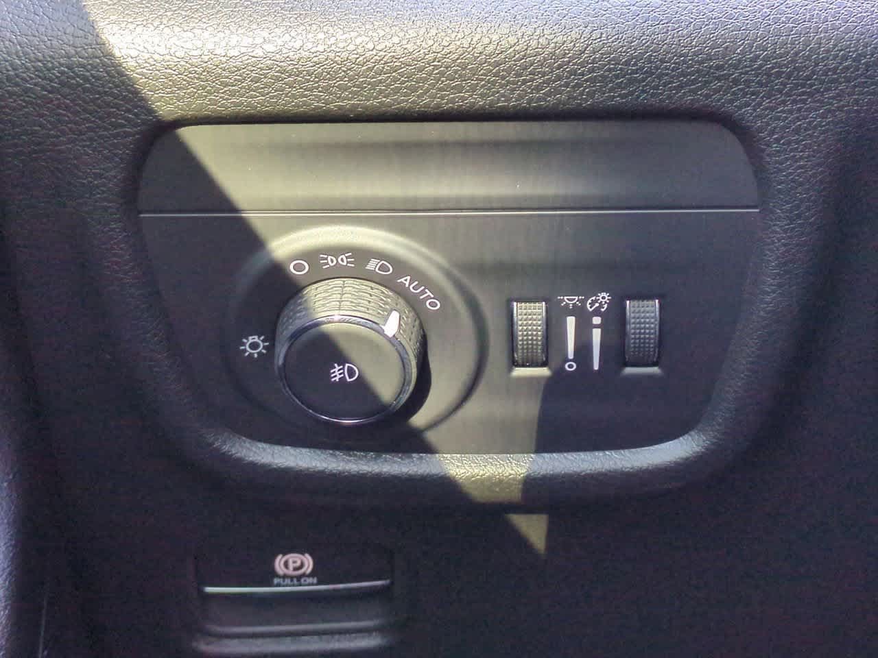 Thumbnail: 2025 Jeep Grand Cherokee L - 18