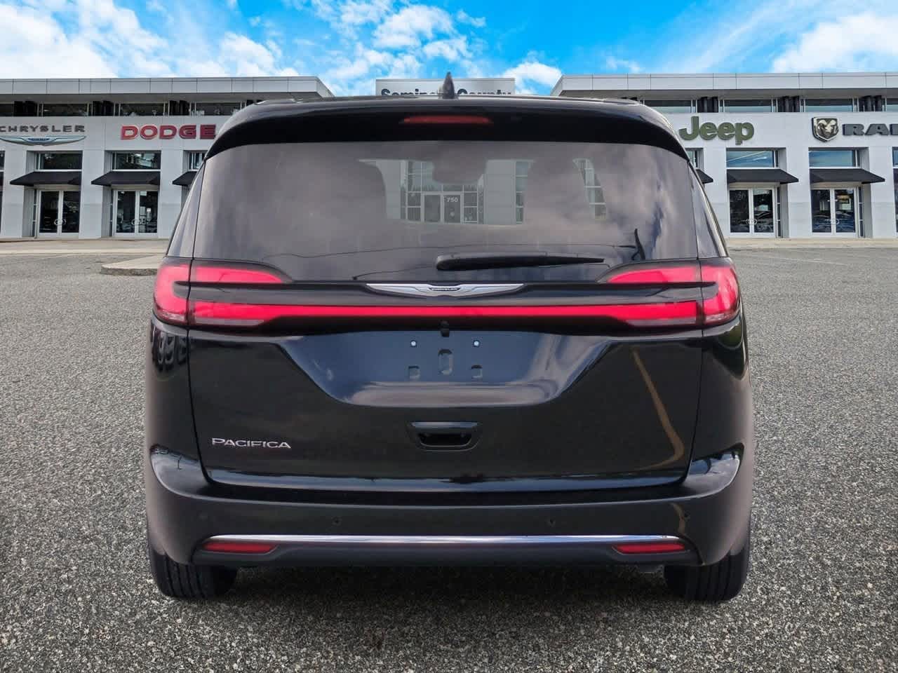 Thumbnail: 2026 Chrysler Pacifica - 7