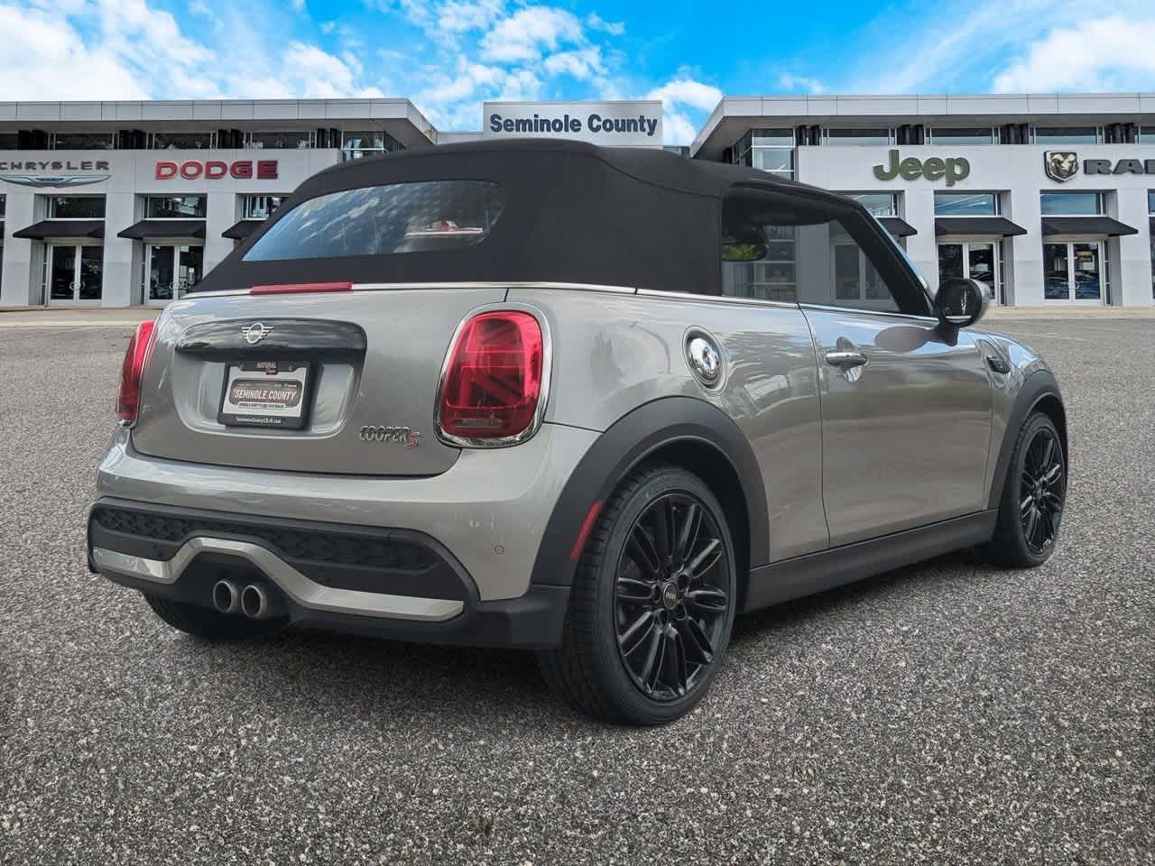 Thumbnail: 2024 MINI Cooper Convertible - 8