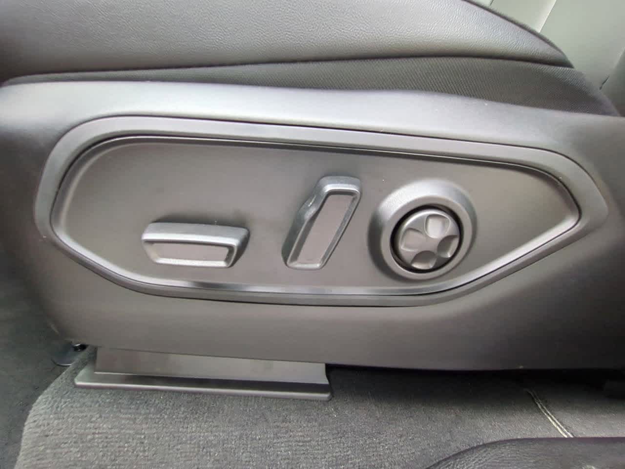 2025 Jeep Grand Cherokee Limited Edition 17