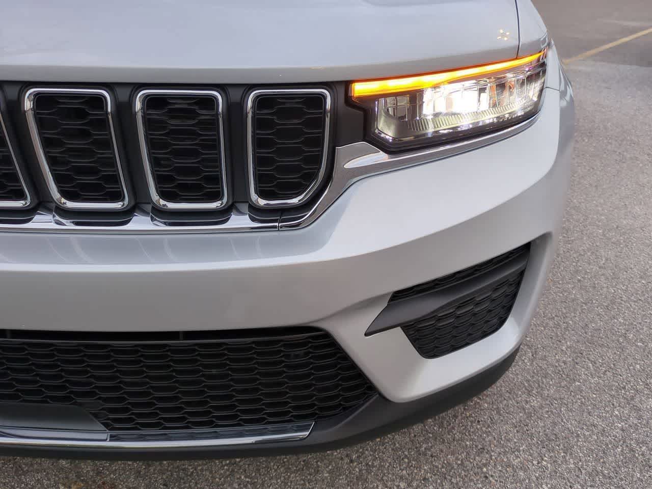 Thumbnail: 2025 Jeep Grand Cherokee - 11