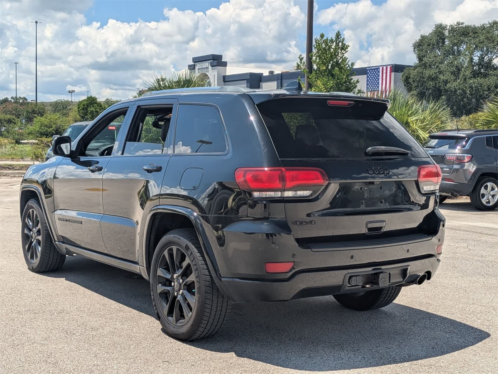 Thumbnail: 2020 Jeep Grand Cherokee - 5