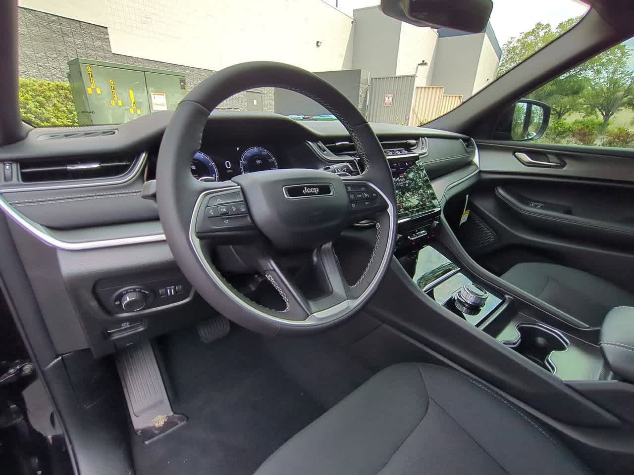 Thumbnail: 2025 Jeep Grand Cherokee L - 10