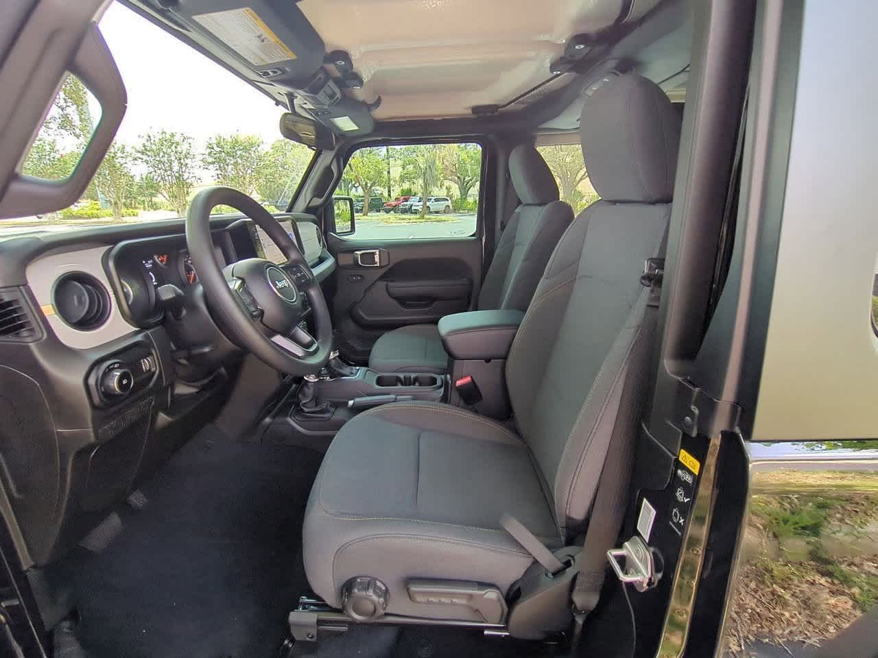 Thumbnail: 2025 Jeep Wrangler - 17