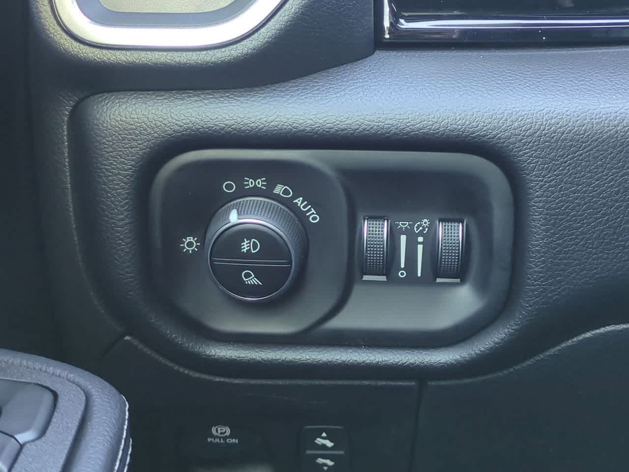 Thumbnail: 2026 RAM 1500 - 18