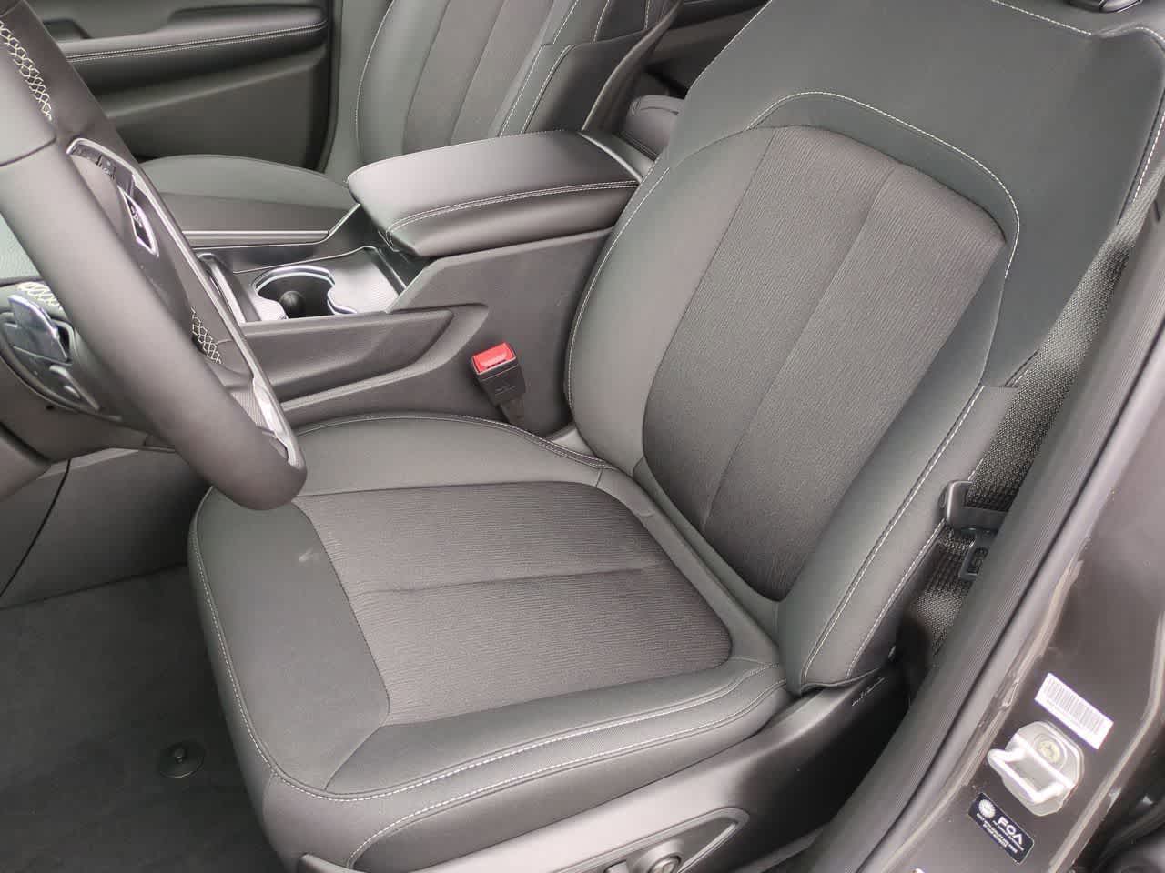 Thumbnail: 2025 Jeep Grand Cherokee - 16