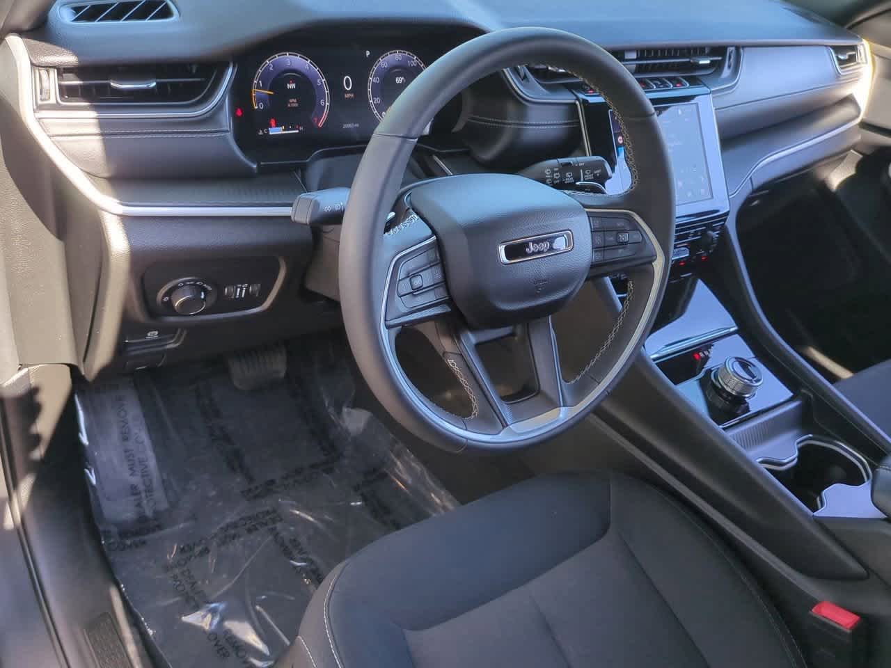 Thumbnail: 2024 Jeep Grand Cherokee - 10