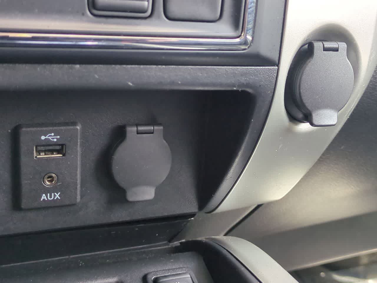 Thumbnail: 2018 Nissan Titan - 32