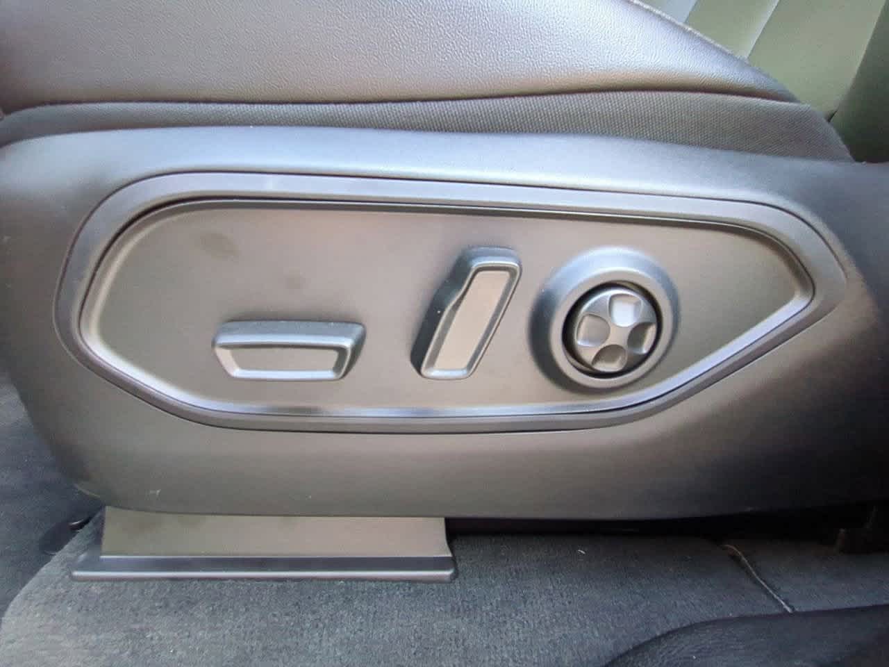 Thumbnail: 2025 Jeep Grand Cherokee - 18