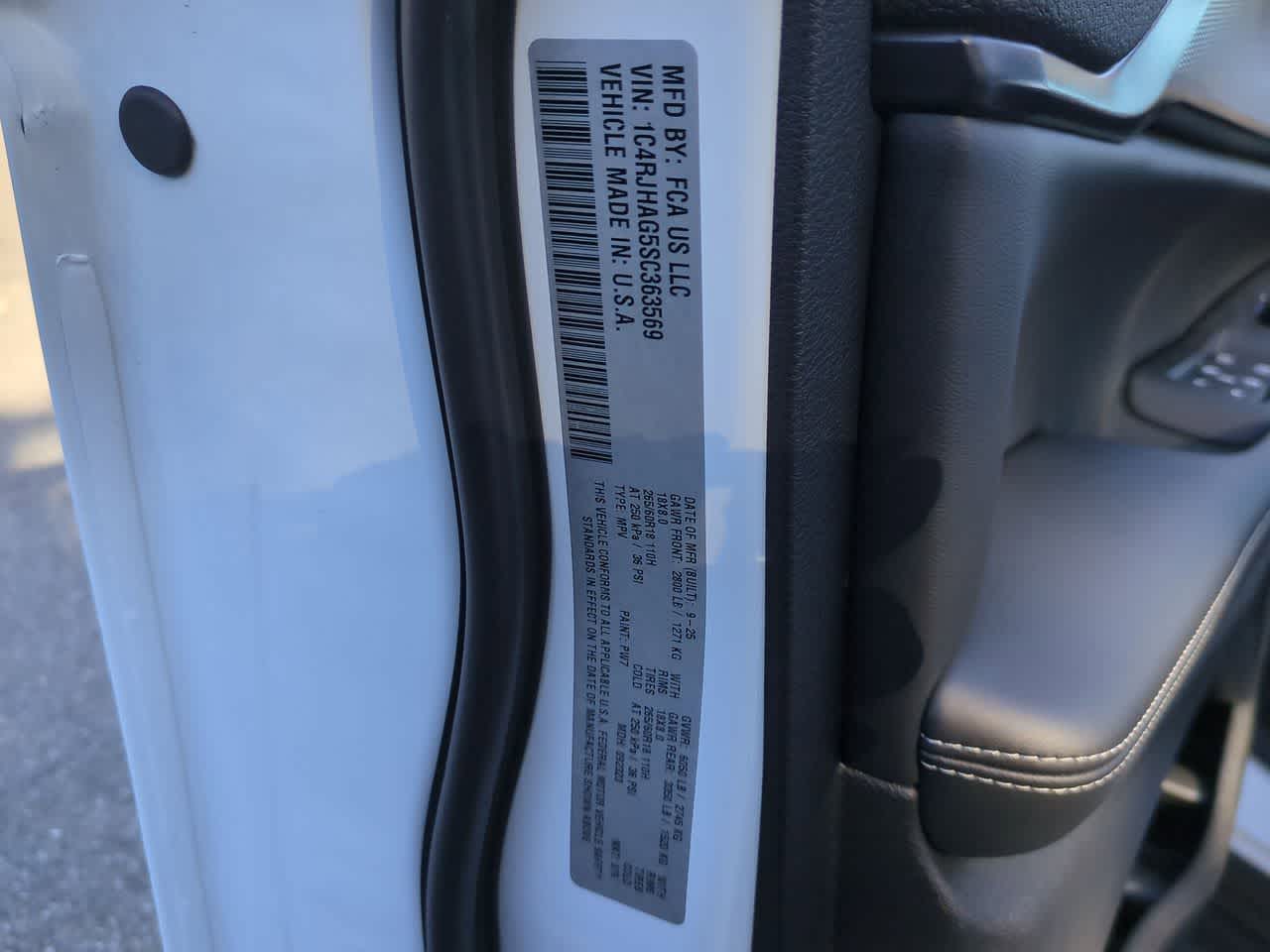 Thumbnail: 2025 Jeep Grand Cherokee - 37