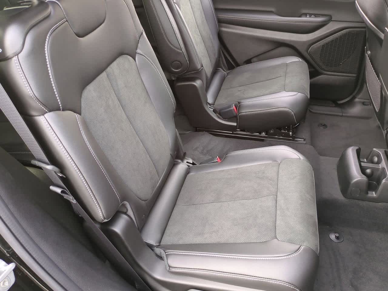 Thumbnail: 2025 Jeep Grand Cherokee L - 22