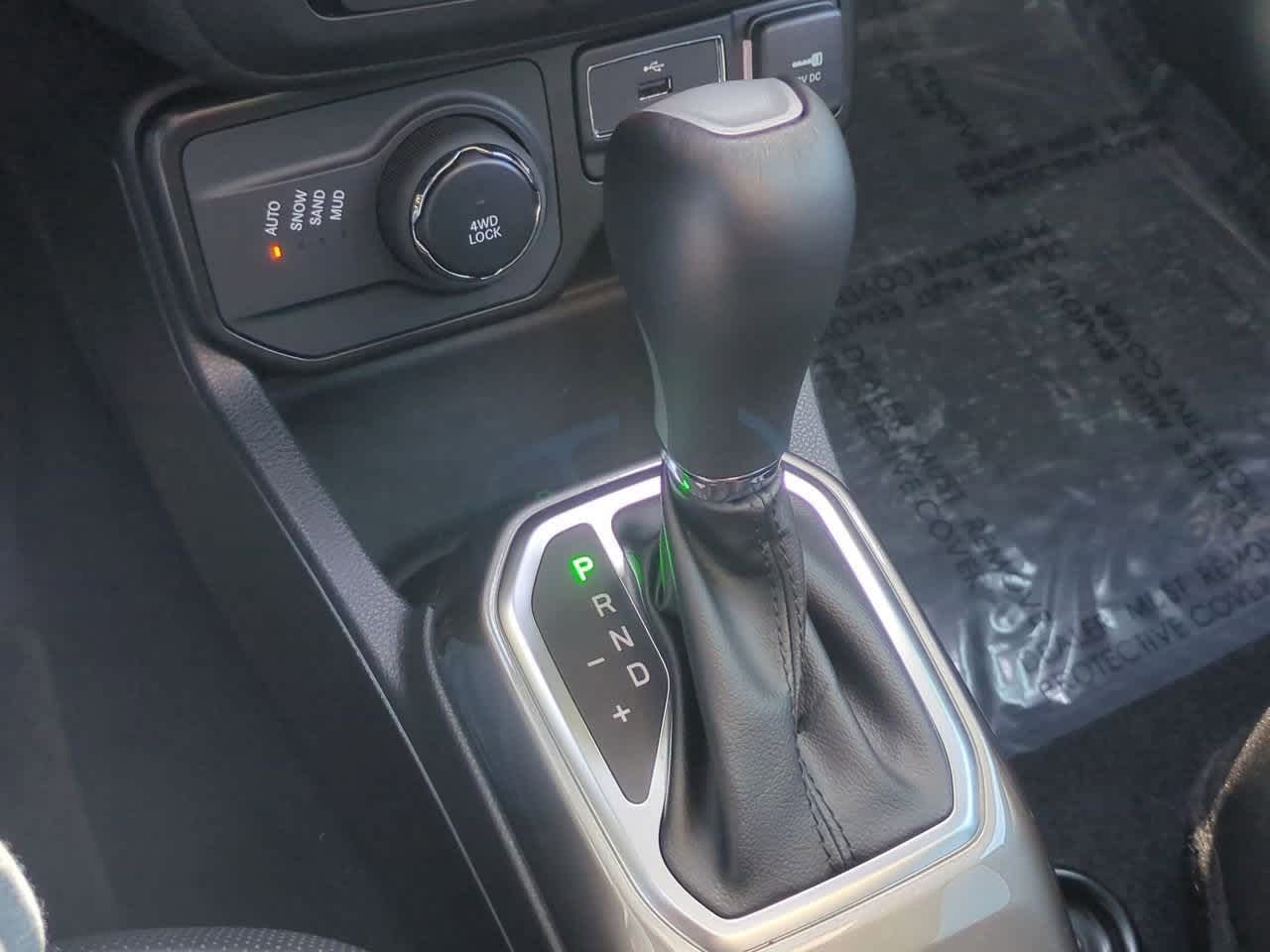 Thumbnail: 2022 Jeep Renegade - 34