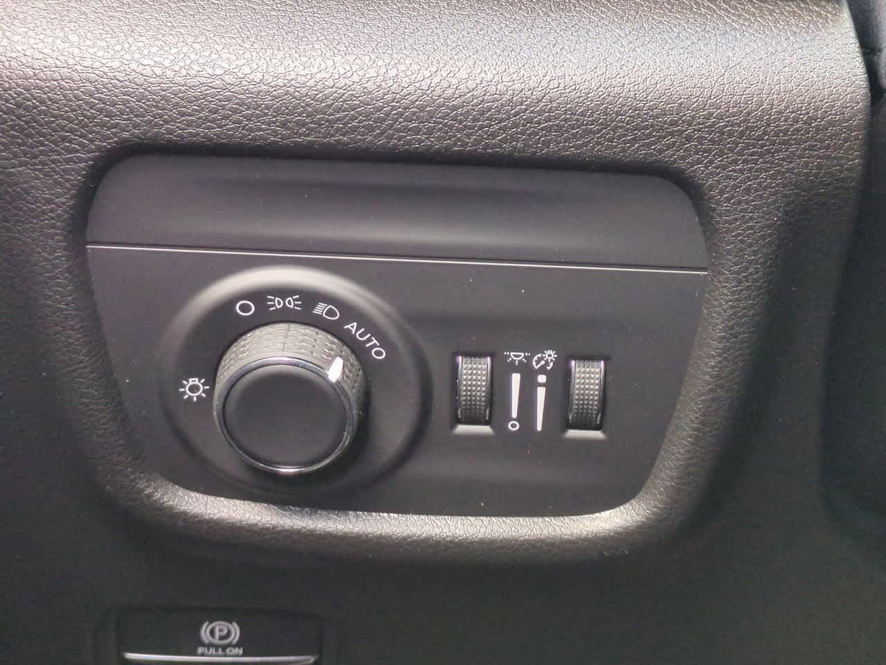 Thumbnail: 2025 Jeep Grand Cherokee L - 18