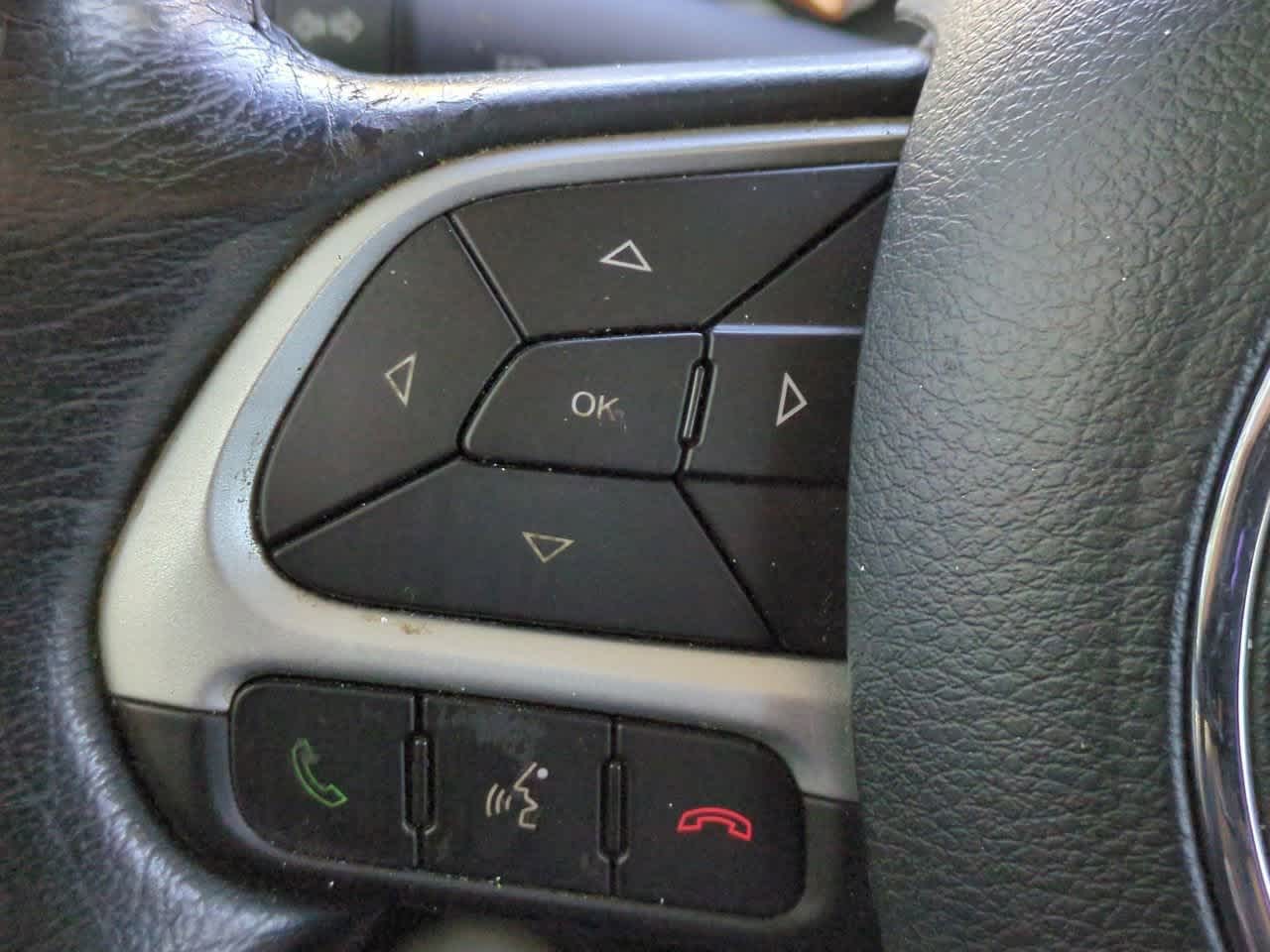 Thumbnail: 2021 Jeep Renegade - 24