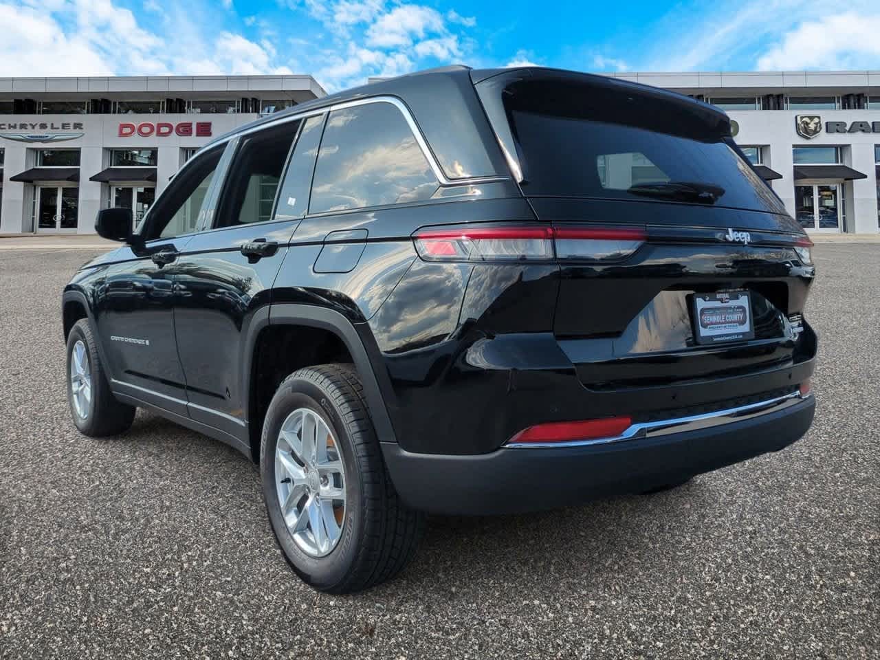 Thumbnail: 2025 Jeep Grand Cherokee - 6