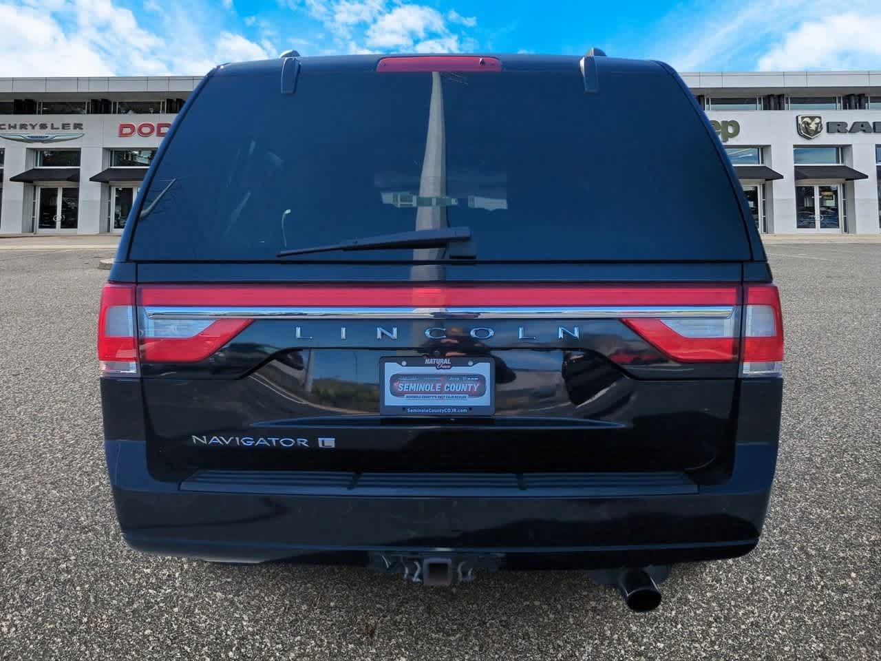 Thumbnail: 2017 Lincoln Navigator L - 7