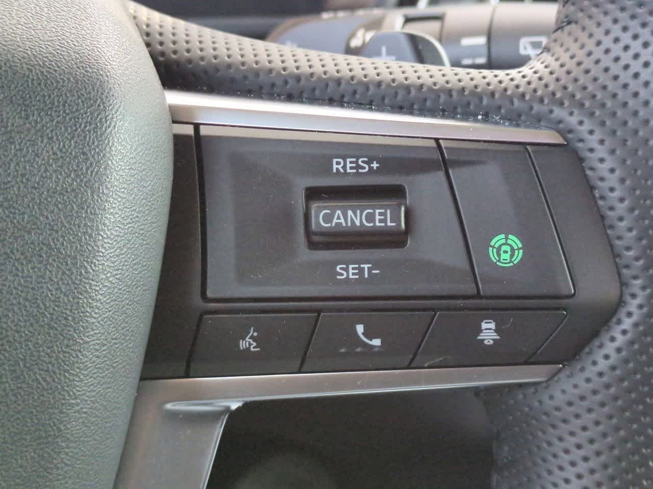 Thumbnail: 2024 Mitsubishi Outlander - 26