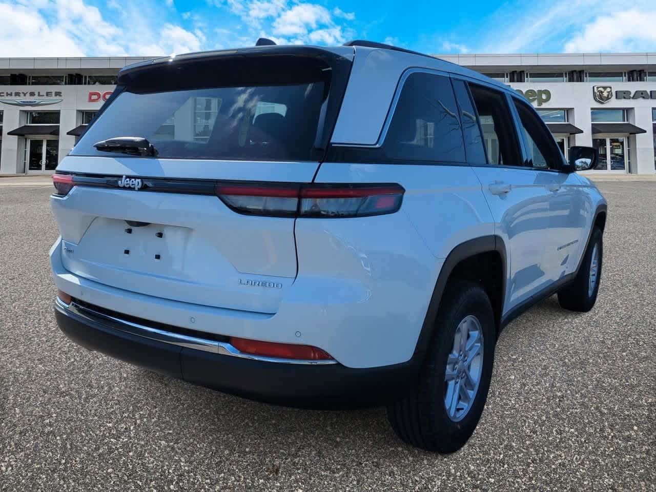 Thumbnail: 2025 Jeep Grand Cherokee - 8