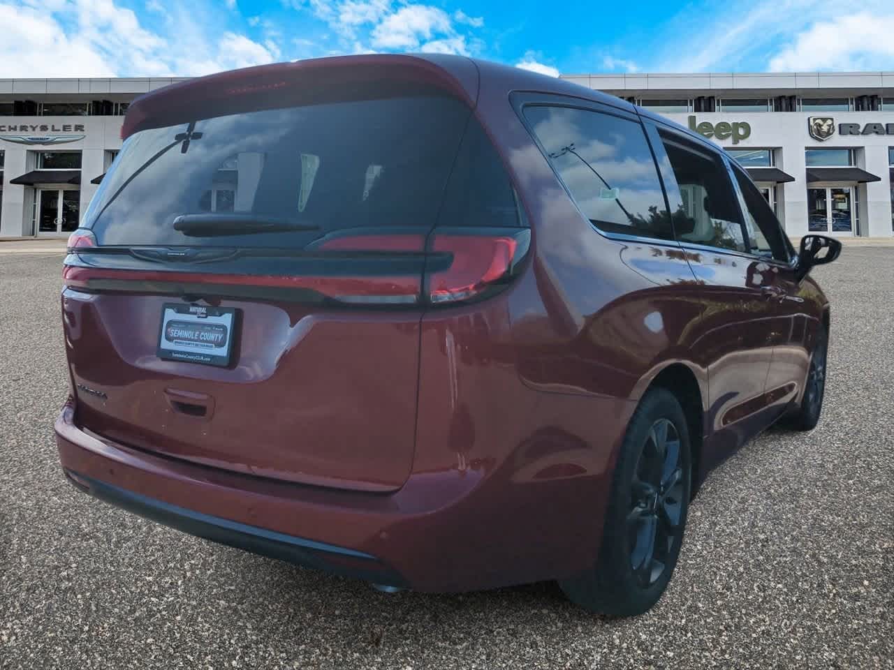 Thumbnail: 2026 Chrysler Pacifica - 8