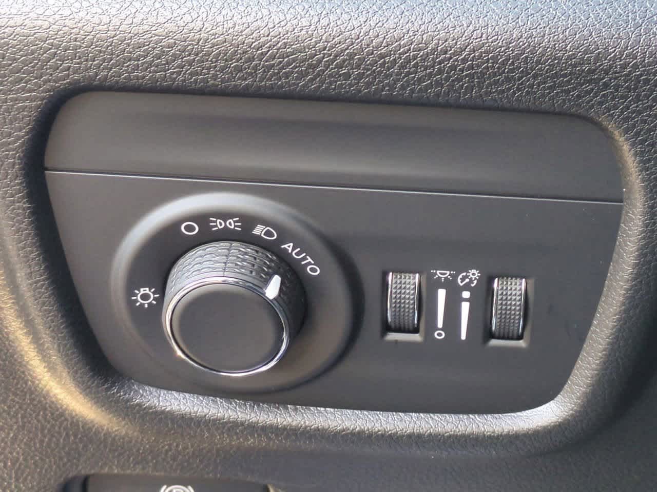 Thumbnail: 2025 Jeep Grand Cherokee L - 18