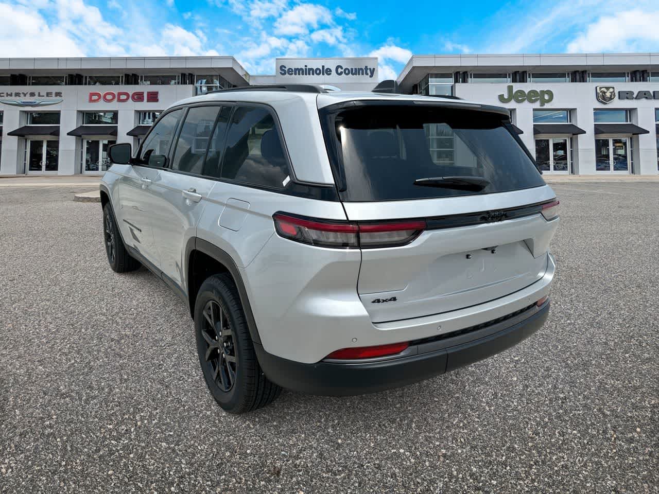 Thumbnail: 2026 Jeep Grand Cherokee - 6