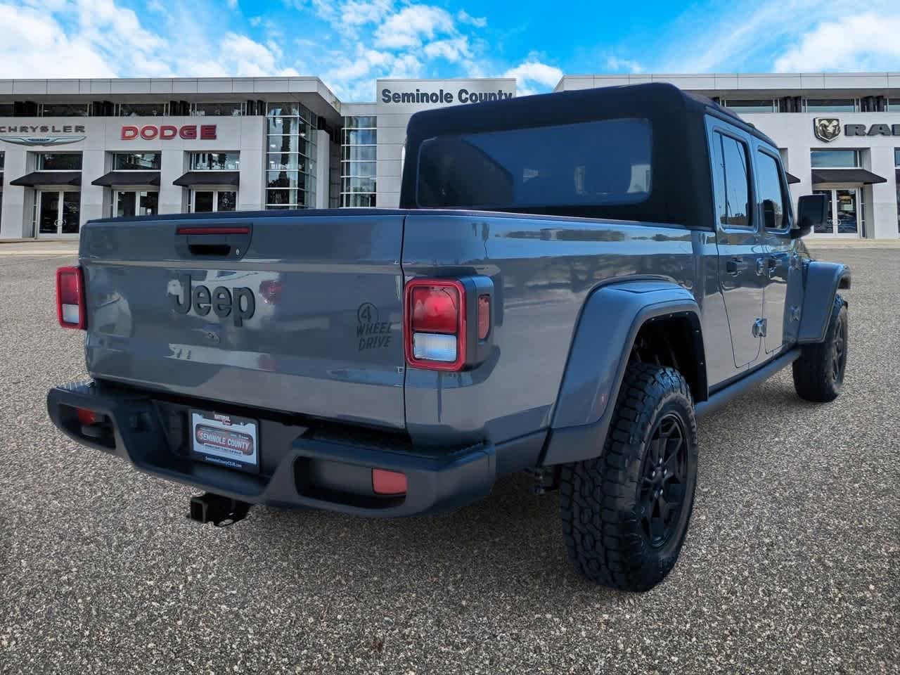 Thumbnail: 2023 Jeep Gladiator - 8