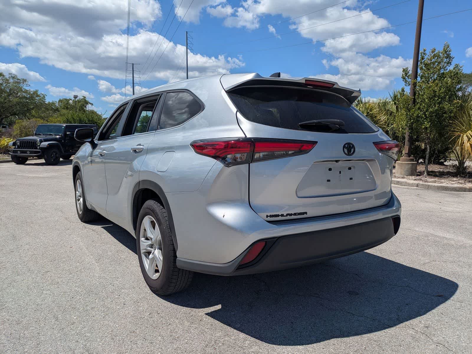 Thumbnail: 2023 Toyota Highlander - 6