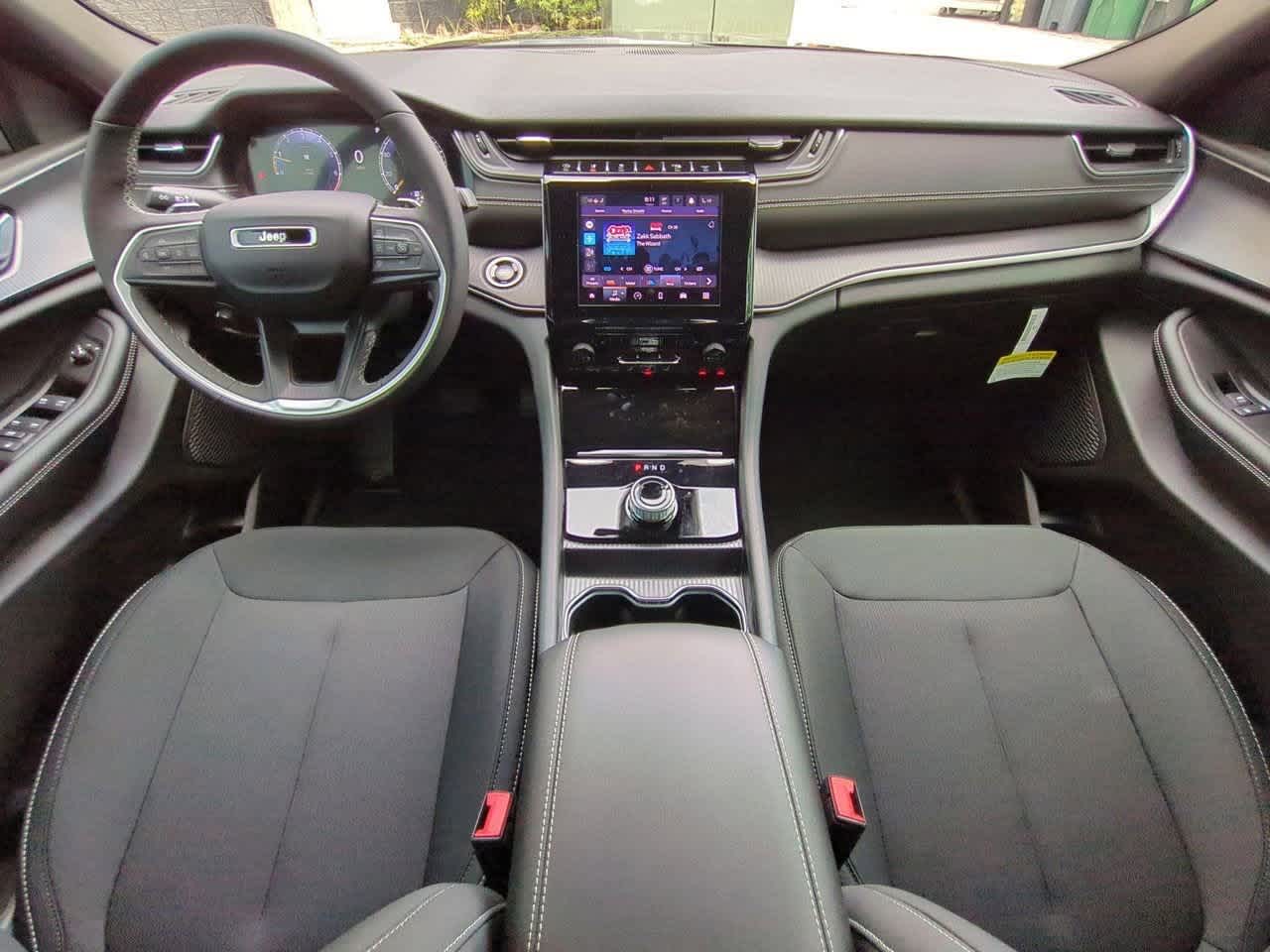 Thumbnail: 2025 Jeep Grand Cherokee L - 16