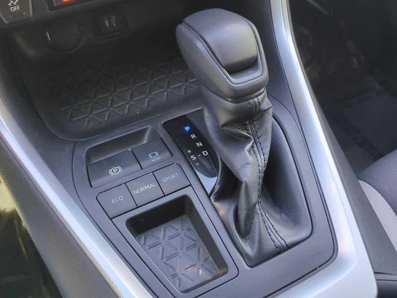 Thumbnail: 2019 Toyota RAV4 - 33