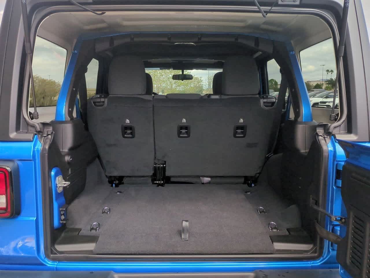 Thumbnail: 2025 Jeep Wrangler - 34