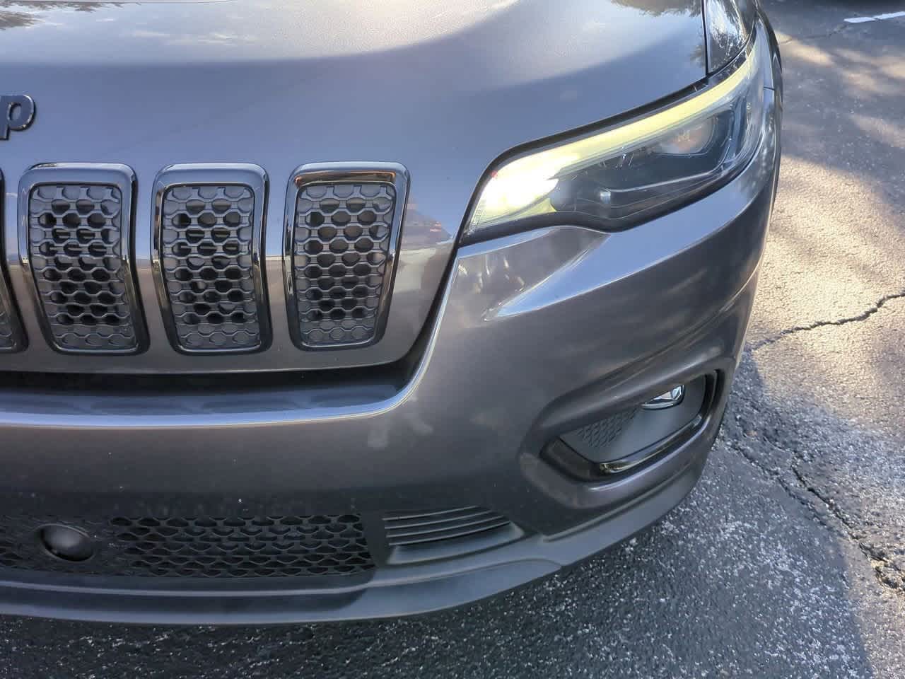 Thumbnail: 2022 Jeep Cherokee - 11