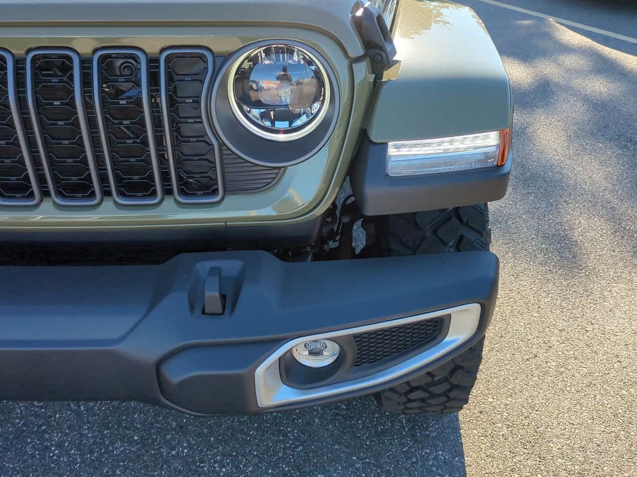 Thumbnail: 2025 Jeep Gladiator - 11