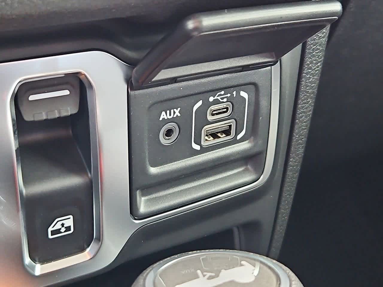 Thumbnail: 2025 Jeep Wrangler - 28