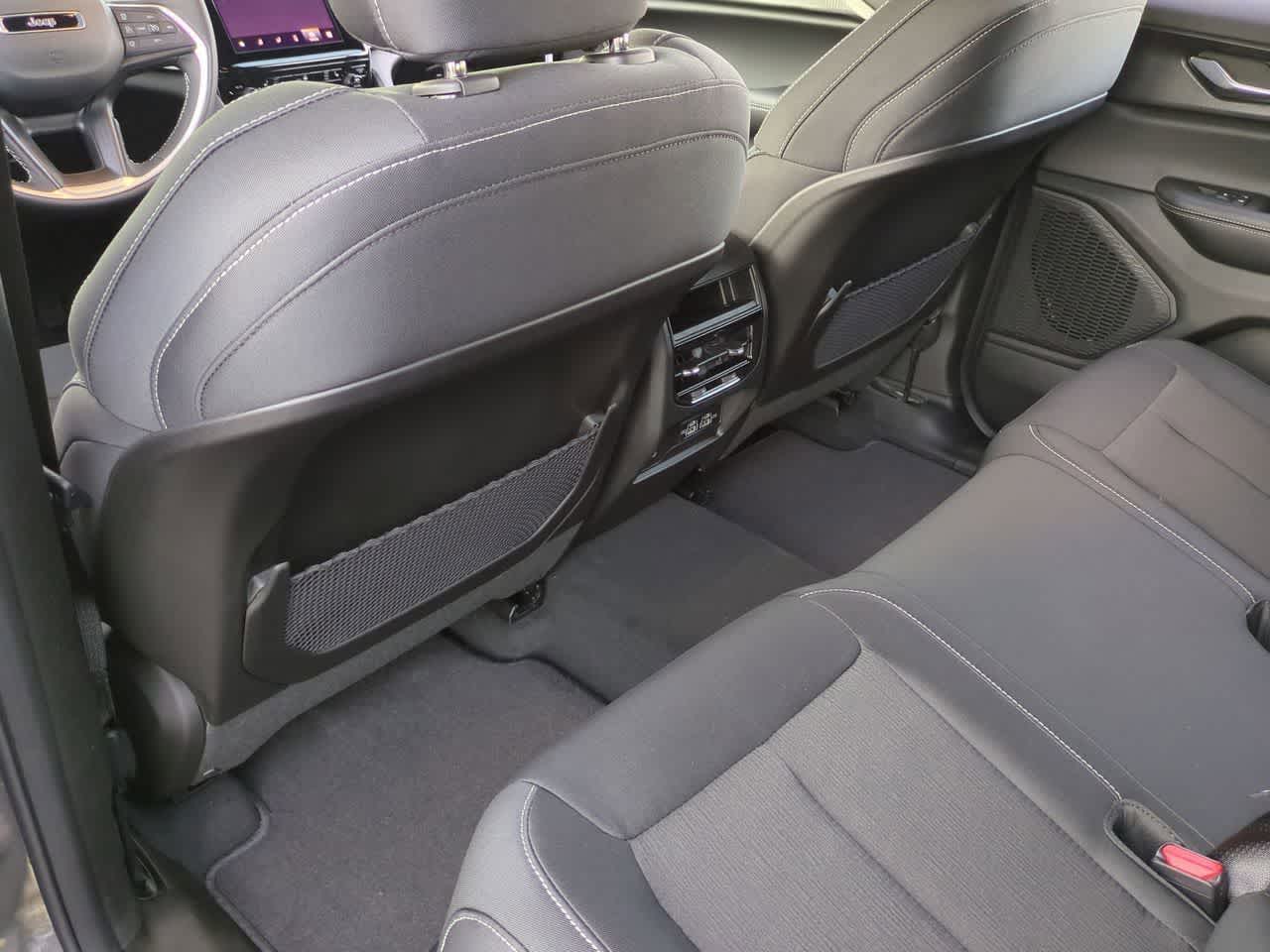 Thumbnail: 2025 Jeep Grand Cherokee - 18