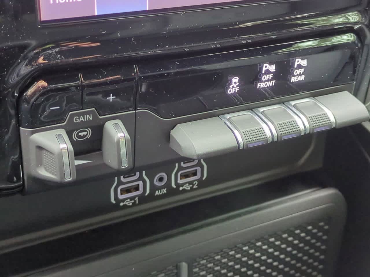 Thumbnail: 2026 RAM 1500 - 17