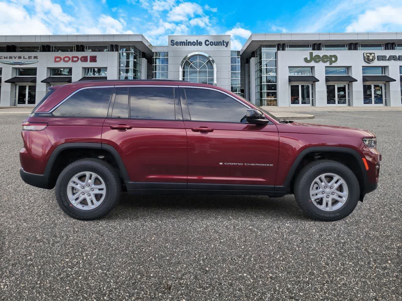Thumbnail: 2025 Jeep Grand Cherokee - 9