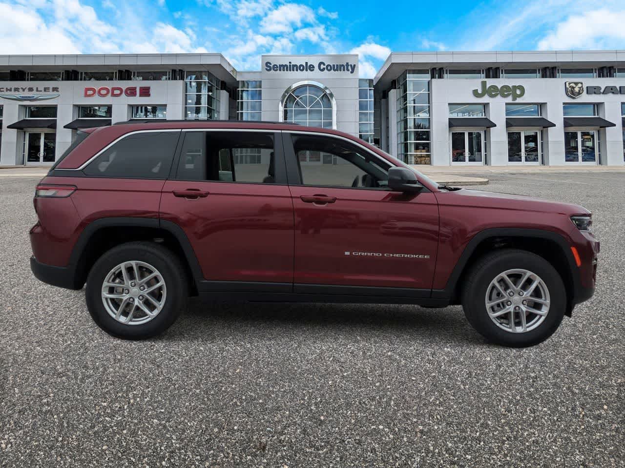 Thumbnail: 2025 Jeep Grand Cherokee - 9