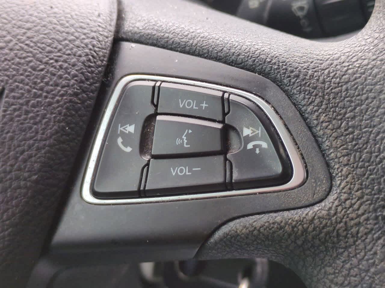 Thumbnail: 2015 Ford Focus - 24