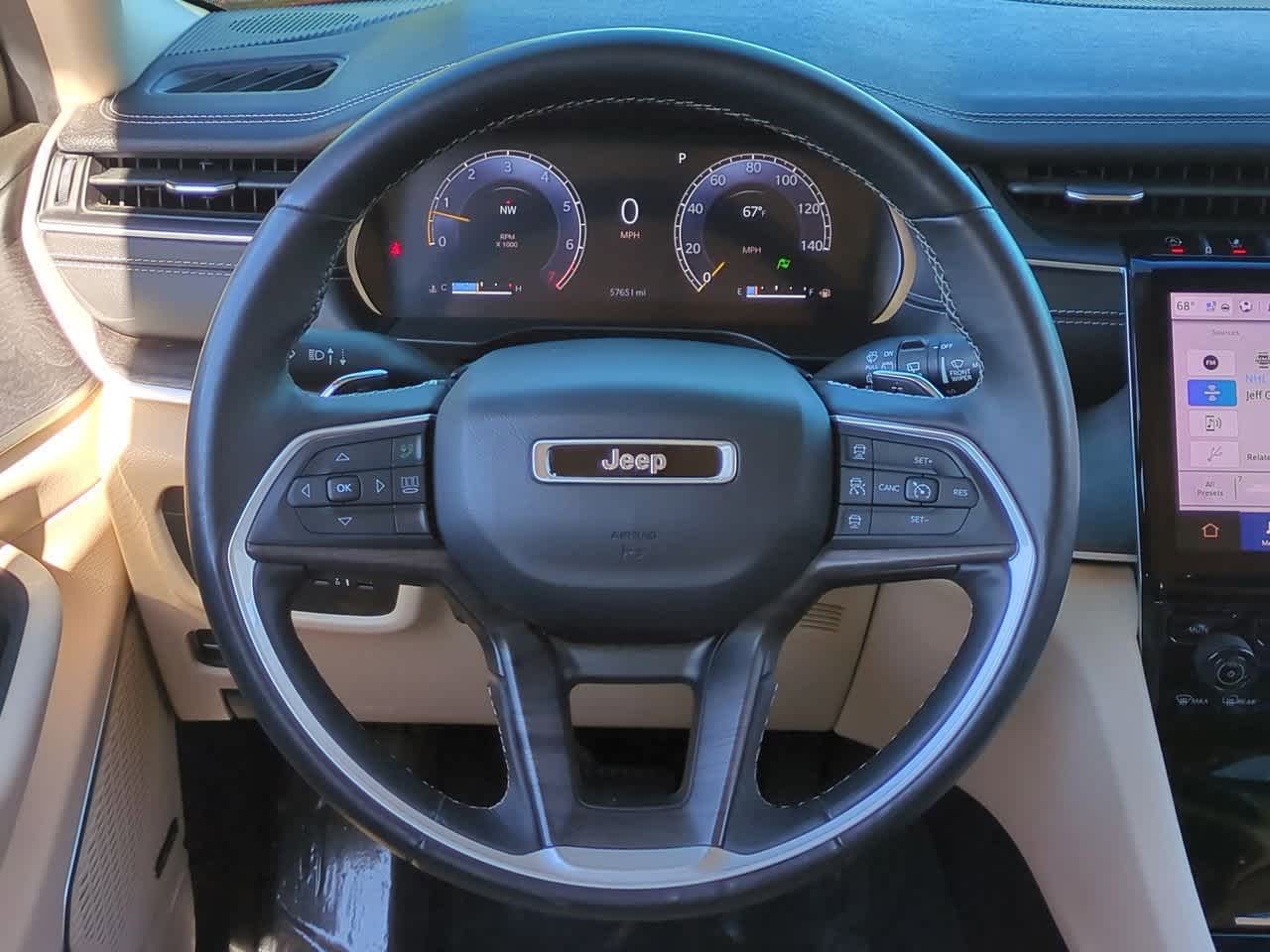 Thumbnail: 2022 Jeep Grand Cherokee L - 24