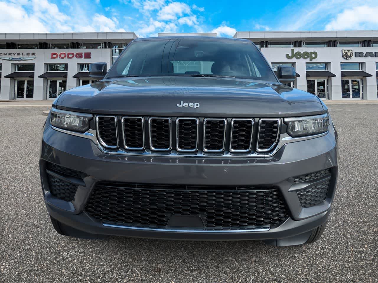 Thumbnail: 2026 Jeep Grand Cherokee - 3