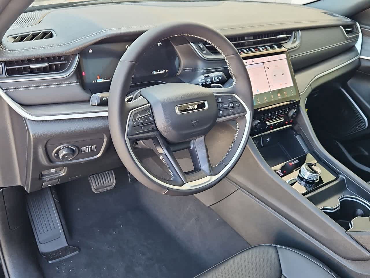 Thumbnail: 2025 Jeep Grand Cherokee - 10