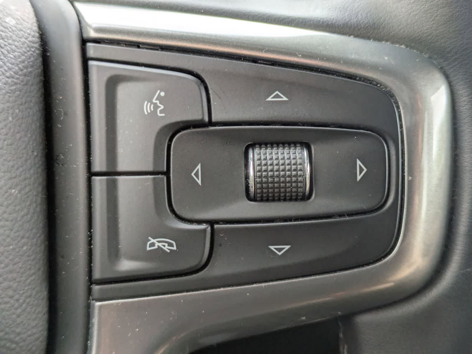 Thumbnail: 2024 Chevrolet Suburban - 9