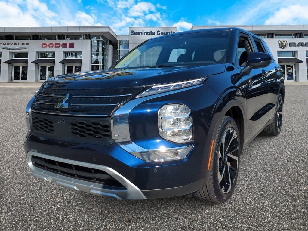 Used 2024 Mitsubishi Outlander SE SUV